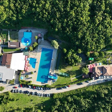 Motel "Kula" Cazin Kültér fotó