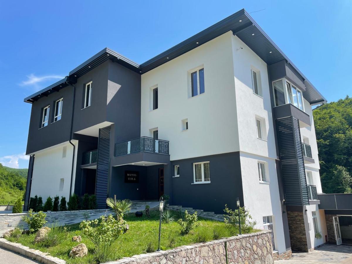 Motel "Kula" Cazin Kültér fotó