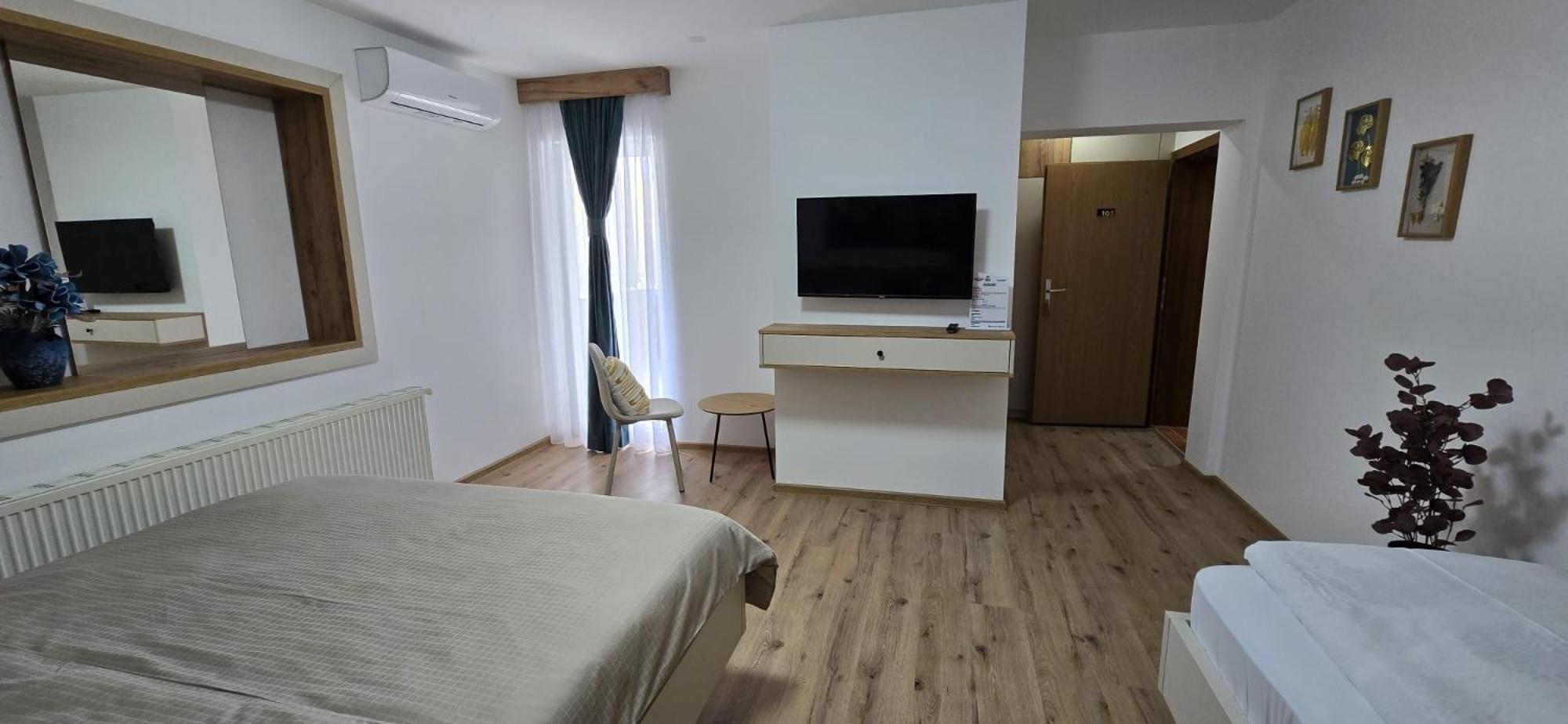 Motel "Kula" Cazin Kültér fotó