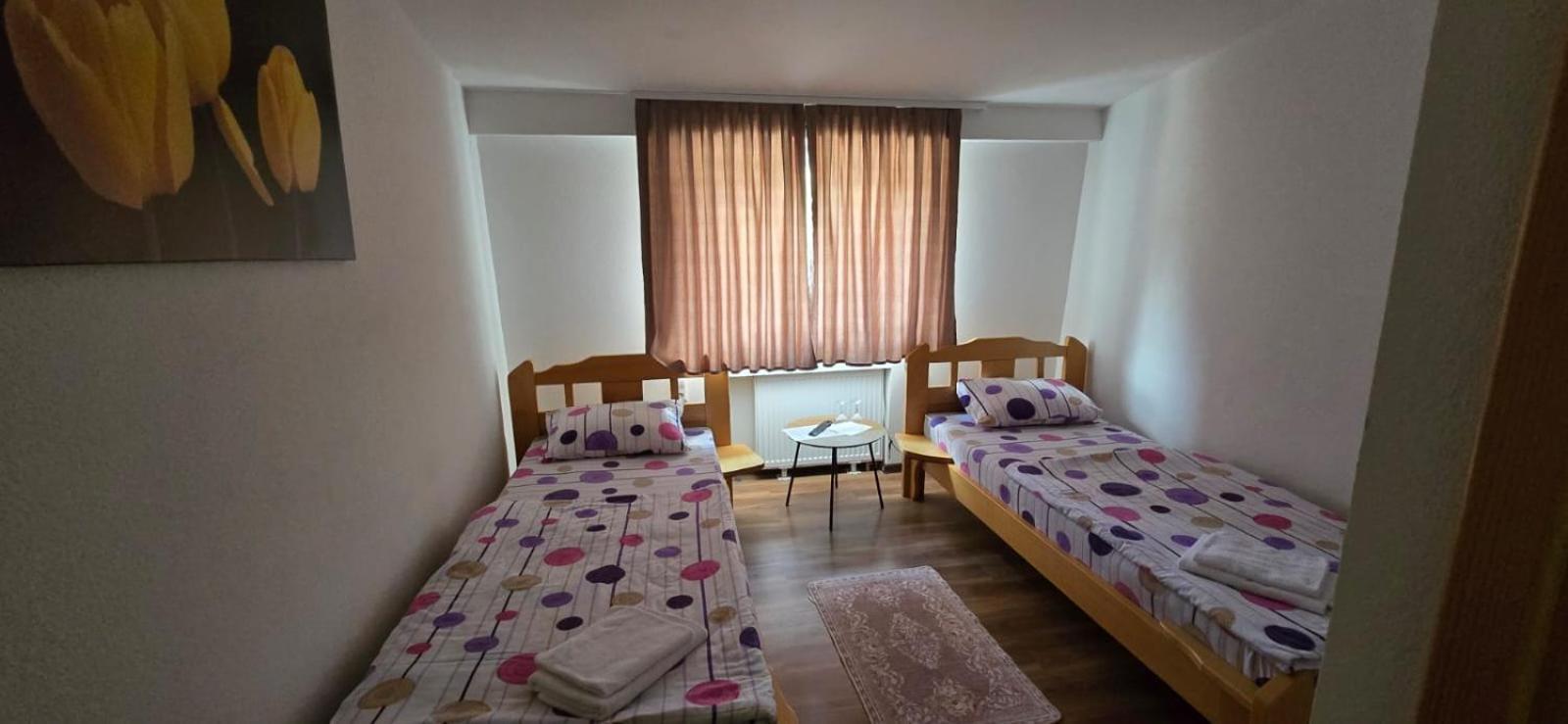 Motel "Kula" Cazin Kültér fotó