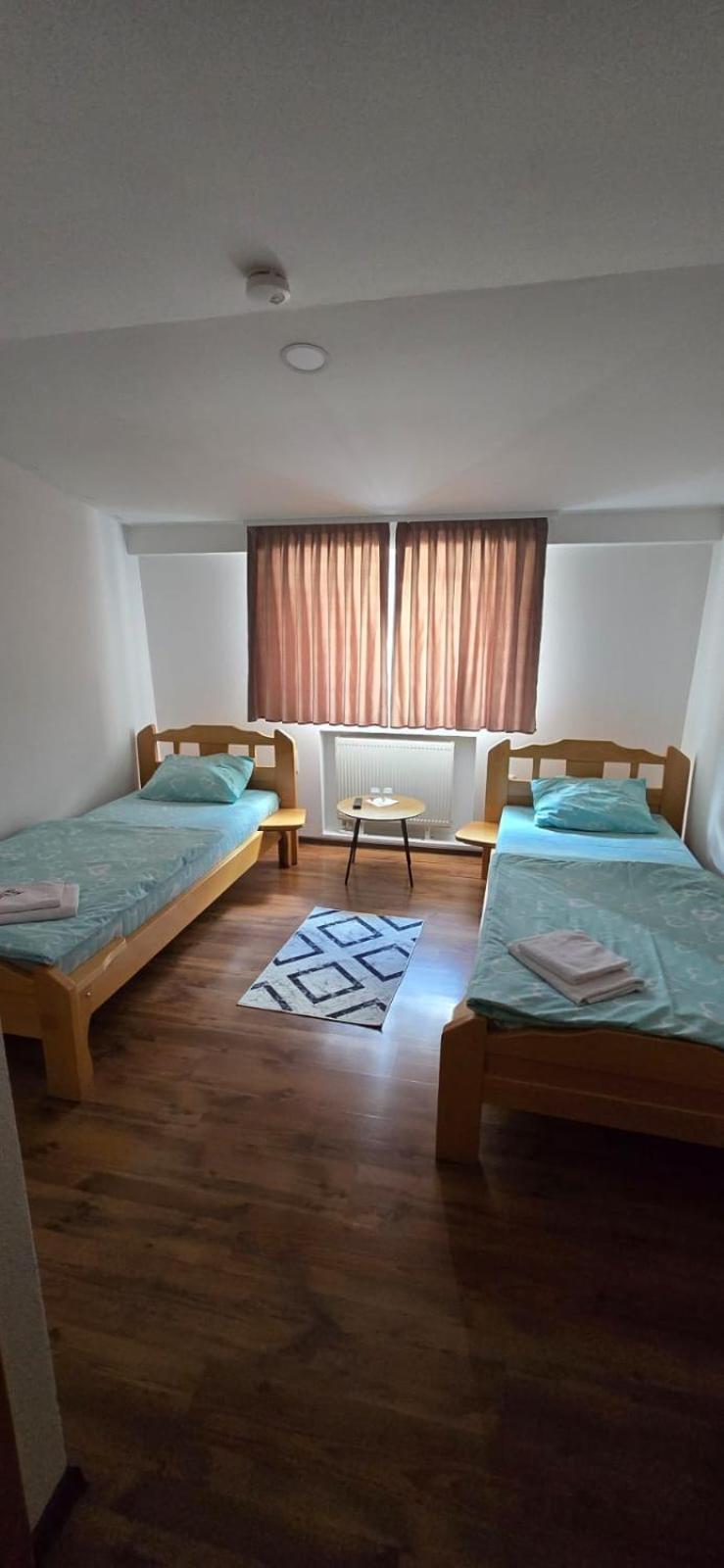 Motel "Kula" Cazin Kültér fotó