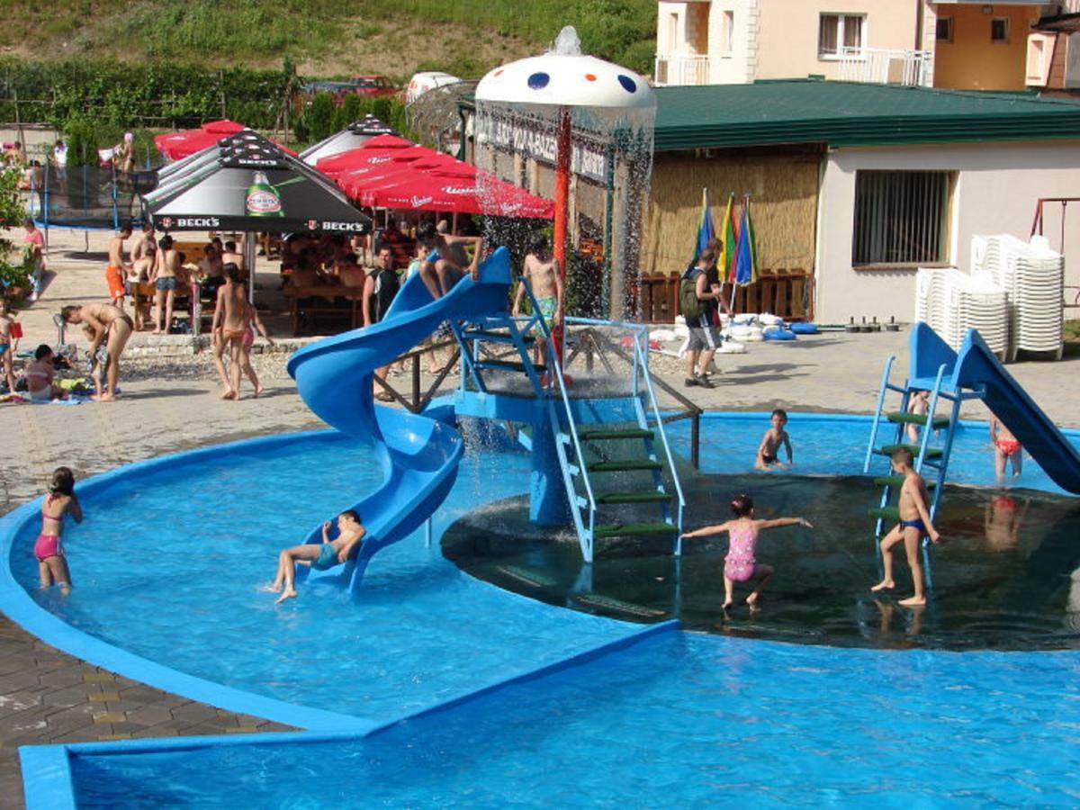 Motel "Kula" Cazin Kültér fotó