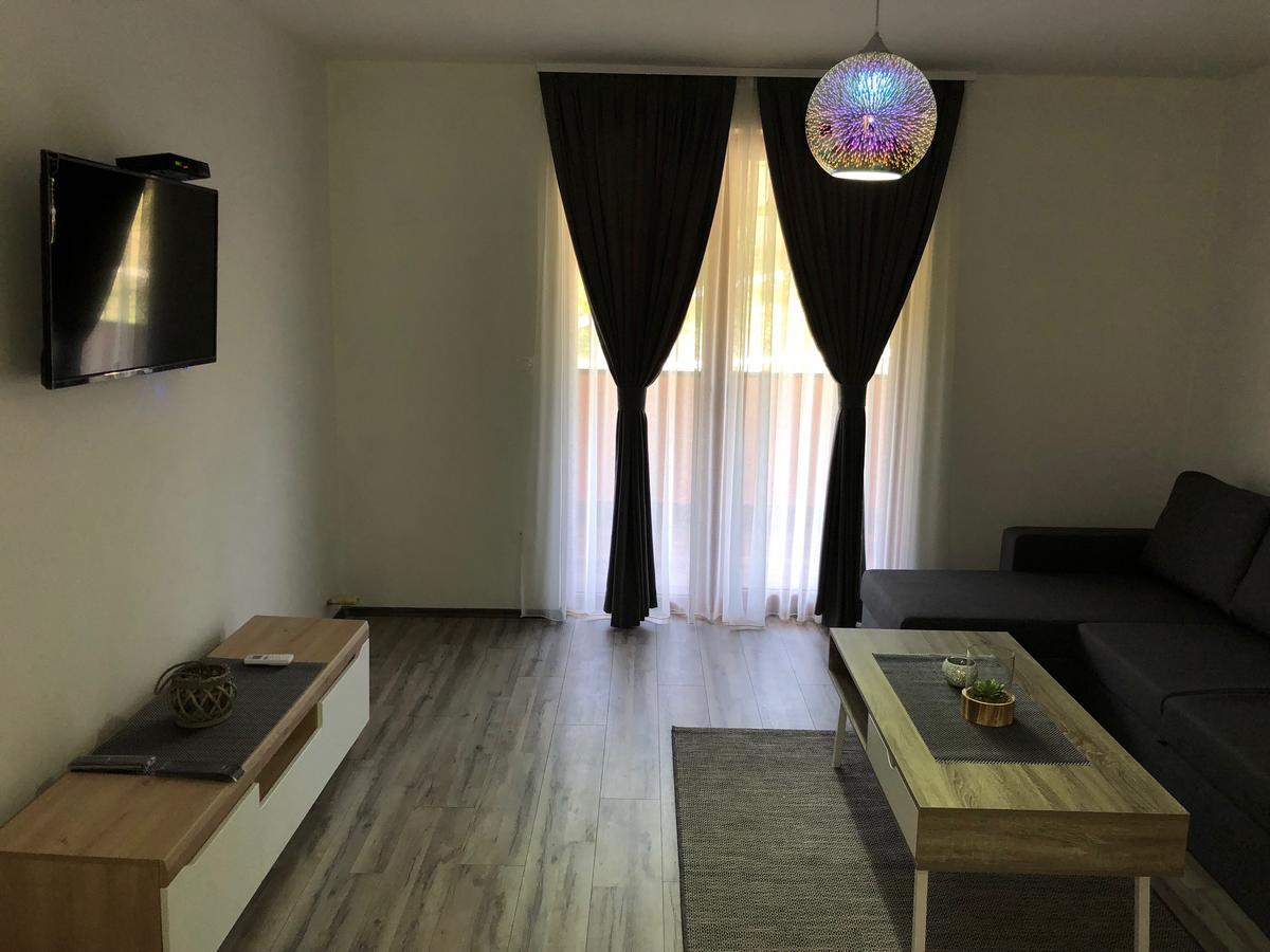 Motel "Kula" Cazin Kültér fotó